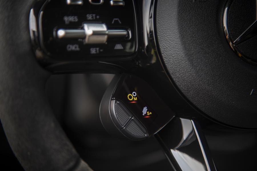 Детали интерьера Mercedes-AMG GT R (C190) 2019 года  (NA) (фото 79 из 85)